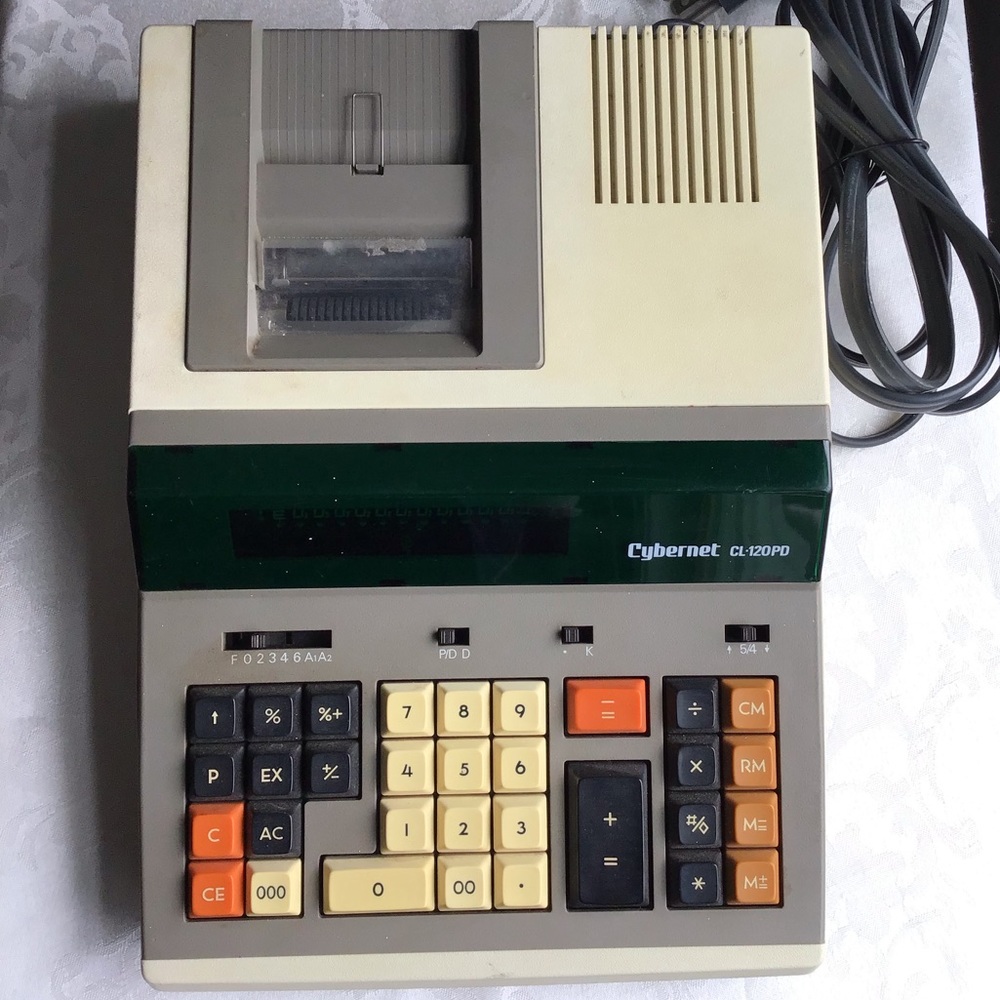 Vintage Cybernet Model CL120PD Desktop Calculator